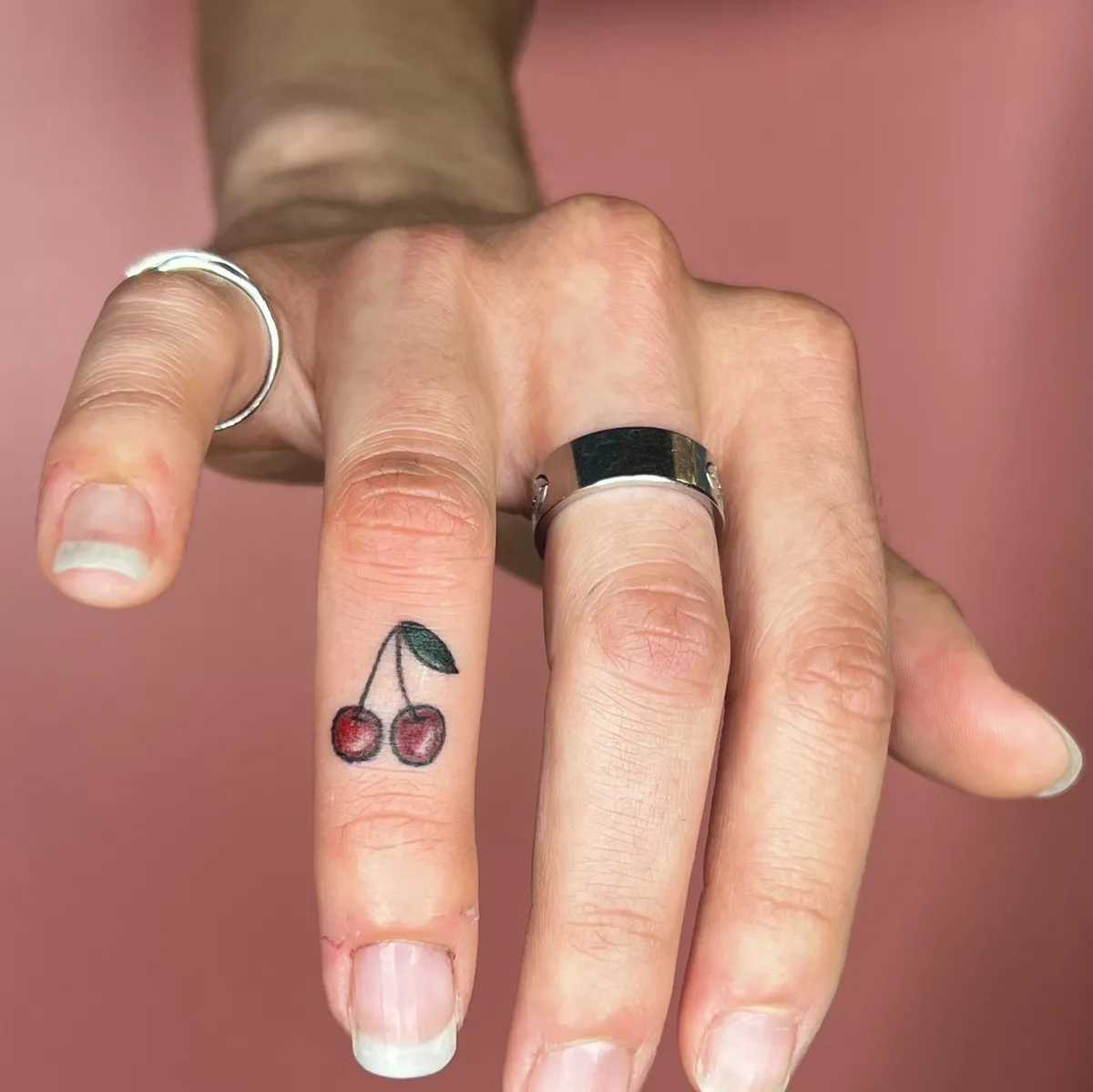 candy_ragequit_tattoo_zürich_001.webp - Image of Candy, Artist at Ragequit Tattoo Piercing Zurich