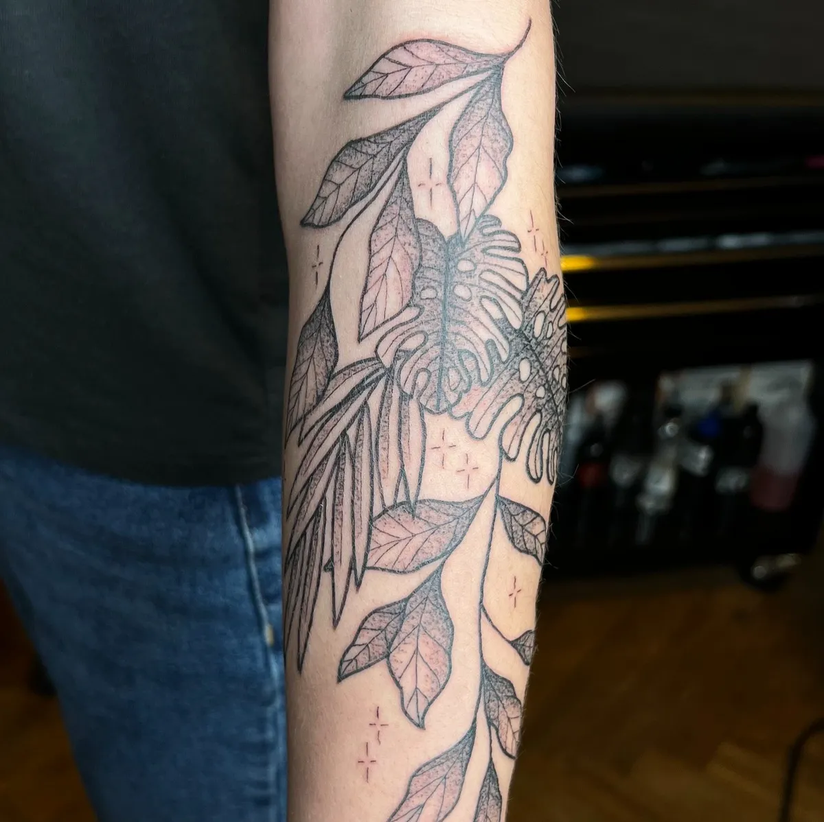 candy_ragequit_tattoo_zürich_044.webp - Image of Candy, Artist at Ragequit Tattoo Piercing Zurich