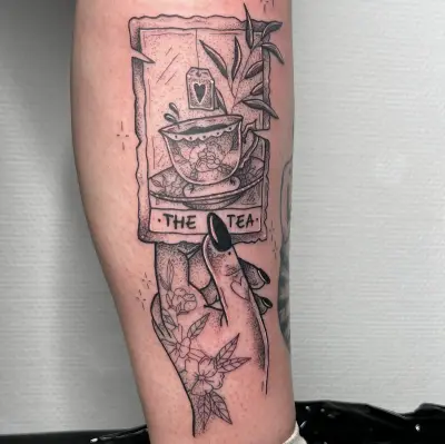 candy_ragequit_tattoo_zürich_030.webp - Image of Candy, Artist at Ragequit Tattoo Piercing Zurich