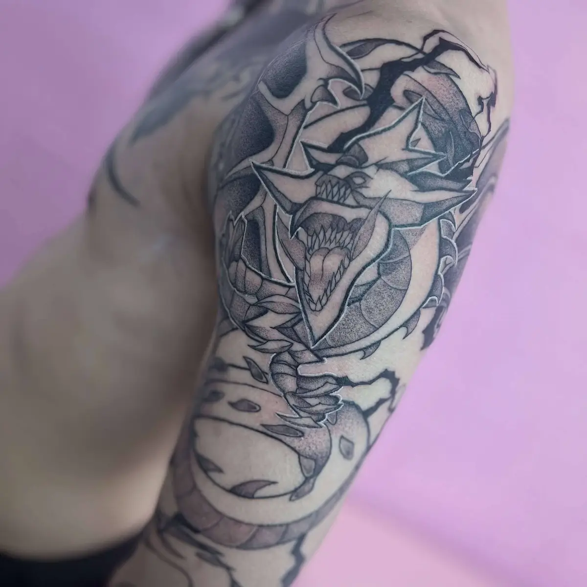 cozy_ragequit_tattoo_zürich_005.webp - Image of Cozy, Artist at Ragequit Tattoo Piercing Zurich