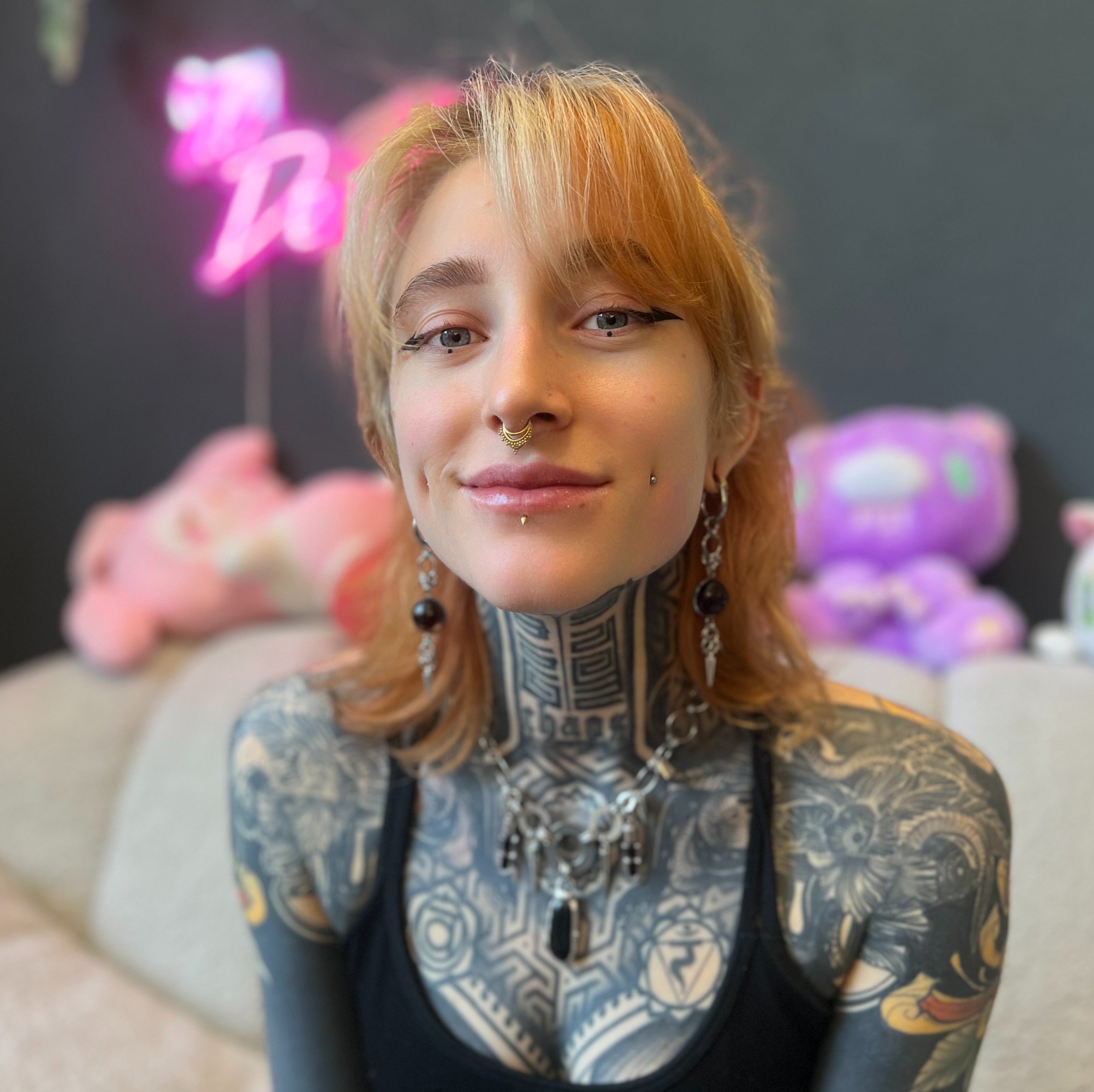 Portrait of Luna, Tattoo Artist / Owner at Ragequit Tattoo Piercing Zurich