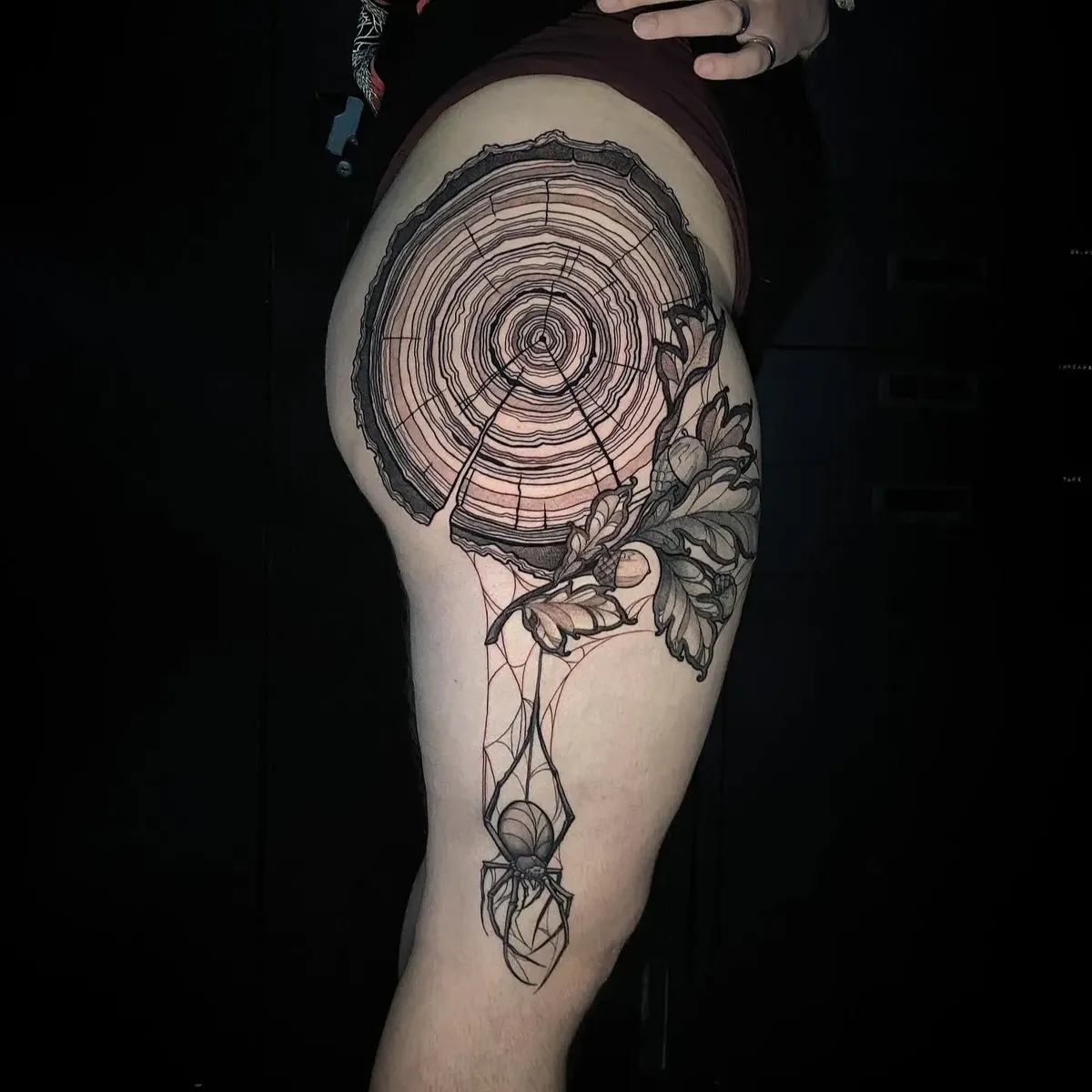 luna_ragequit_tattoo_zürich_034.webp - Image of Luna, Artist at Ragequit Tattoo Piercing Zurich