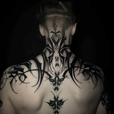 luna_ragequit_tattoo_zürich_002.webp - Image of Luna, Artist at Ragequit Tattoo Piercing Zurich