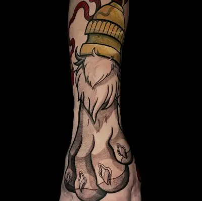 luna_ragequit_tattoo_zürich_031.webp - Image of Luna, Artist at Ragequit Tattoo Piercing Zurich