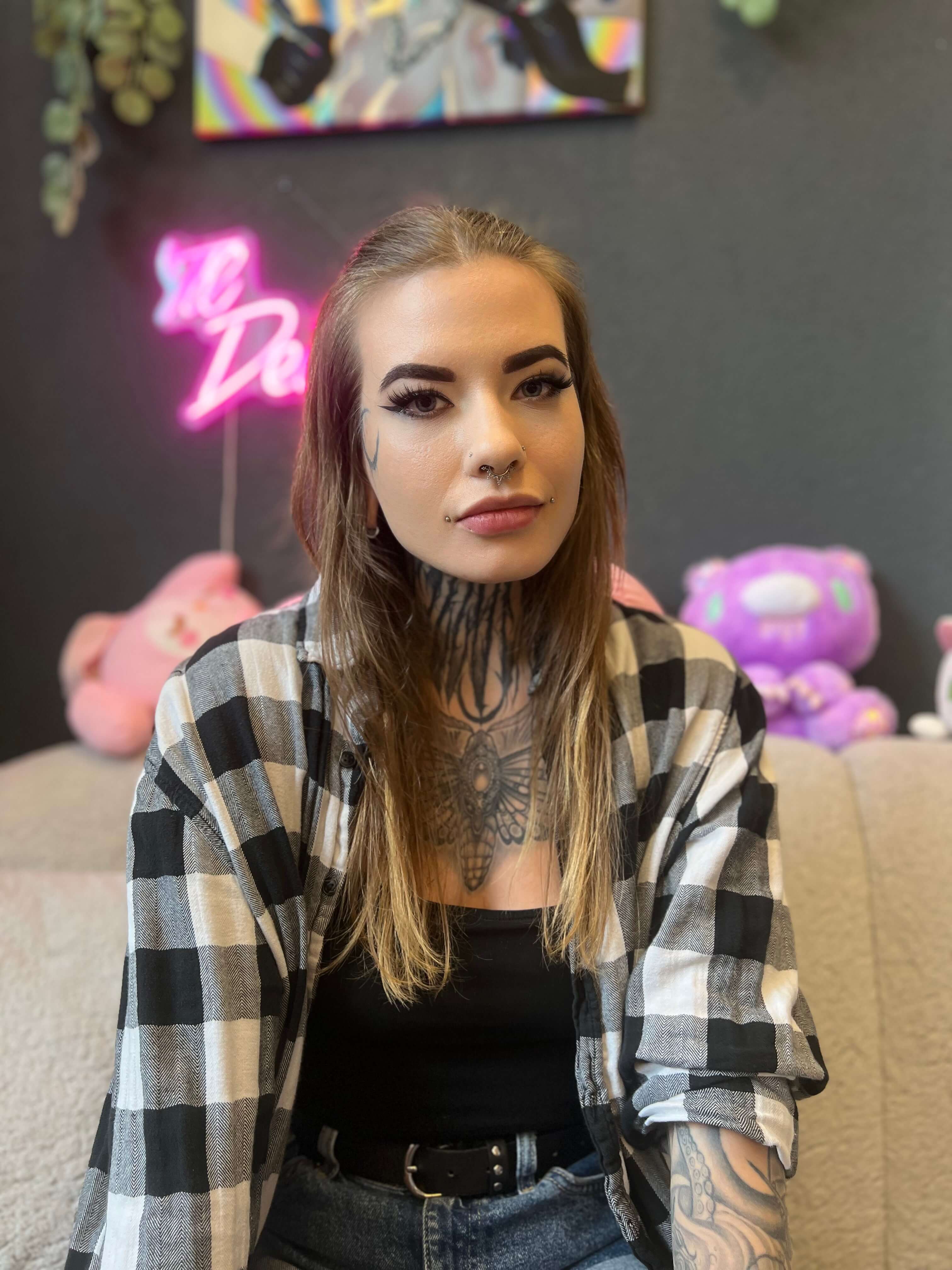 Image of nina, Piercer / Owner at Ragequit Tattoo Piercing Zurich