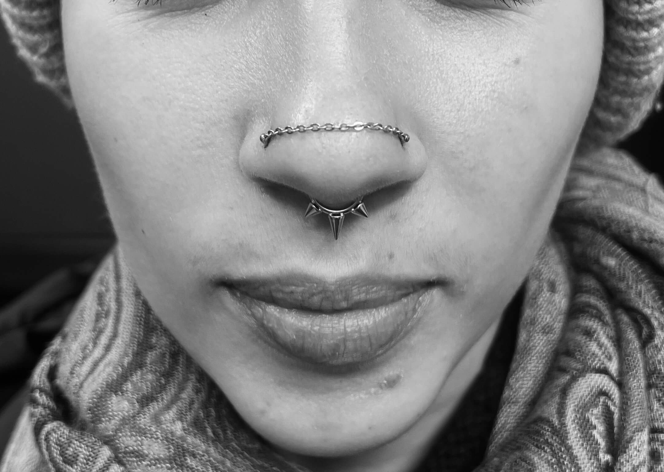 nina_ragequit_piercing_zürich_006.jpg - Image of Nina, Artist at Ragequit Tattoo Piercing Zurich