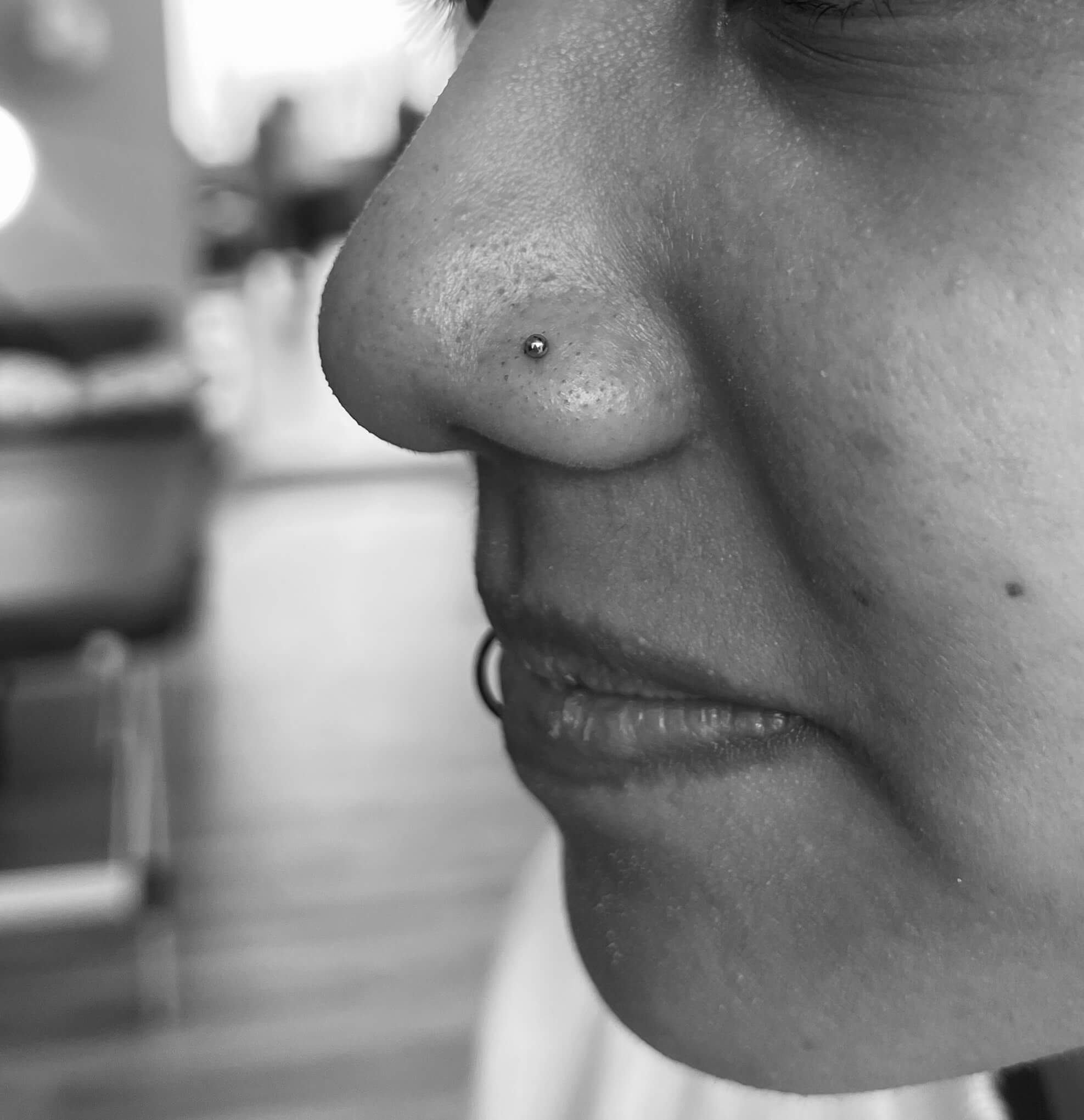 nina_ragequit_piercing_zürich_022.jpg - Image of Nina, Artist at Ragequit Tattoo Piercing Zurich