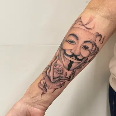 vany_ragequit_tattoo_zürich_012.webp - Image of Vany, Artist at Ragequit Tattoo Piercing Zurich