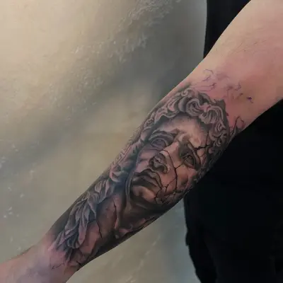 vany_ragequit_tattoo_zürich_031.webp - Image of Vany, Artist at Ragequit Tattoo Piercing Zurich