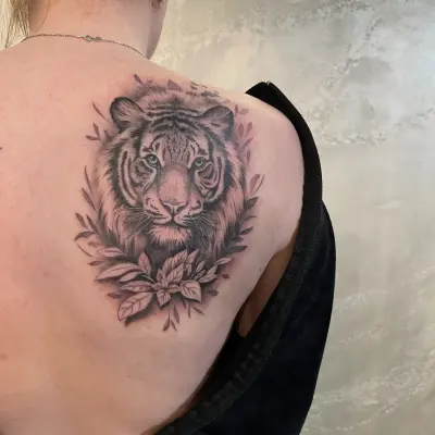 vany_ragequit_tattoo_zürich_033.webp - Image of Vany, Artist at Ragequit Tattoo Piercing Zurich