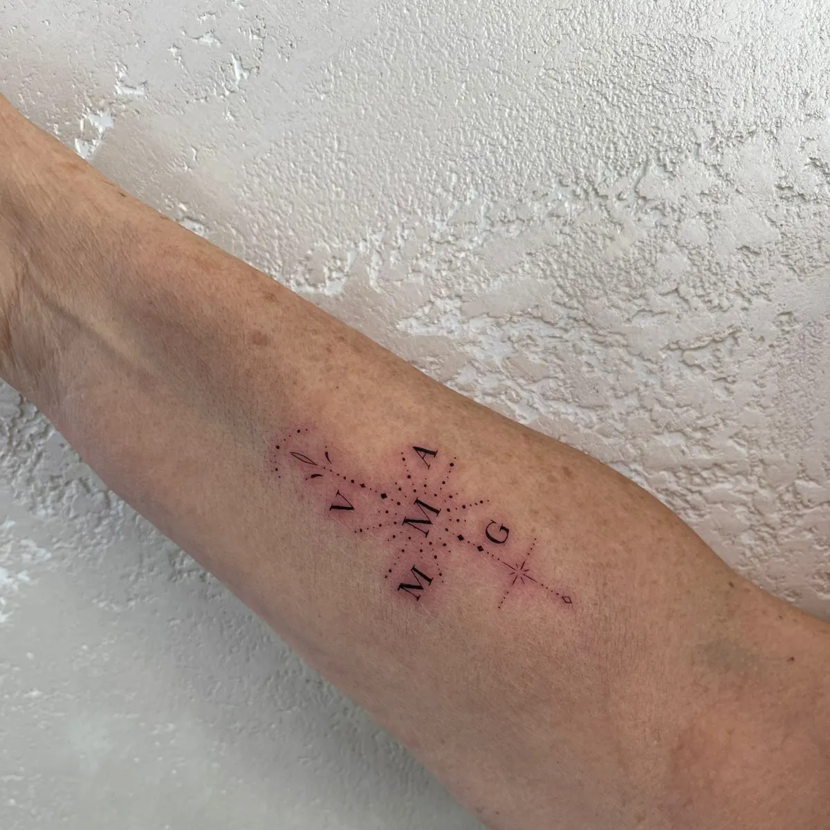 vany_ragequit_tattoo_zürich_009.webp - Image of Vany, Artist at Ragequit Tattoo Piercing Zurich