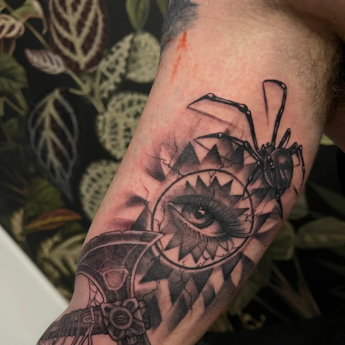 vany_ragequit_tattoo_zürich_010.webp - Image of Vany, Artist at Ragequit Tattoo Piercing Zurich